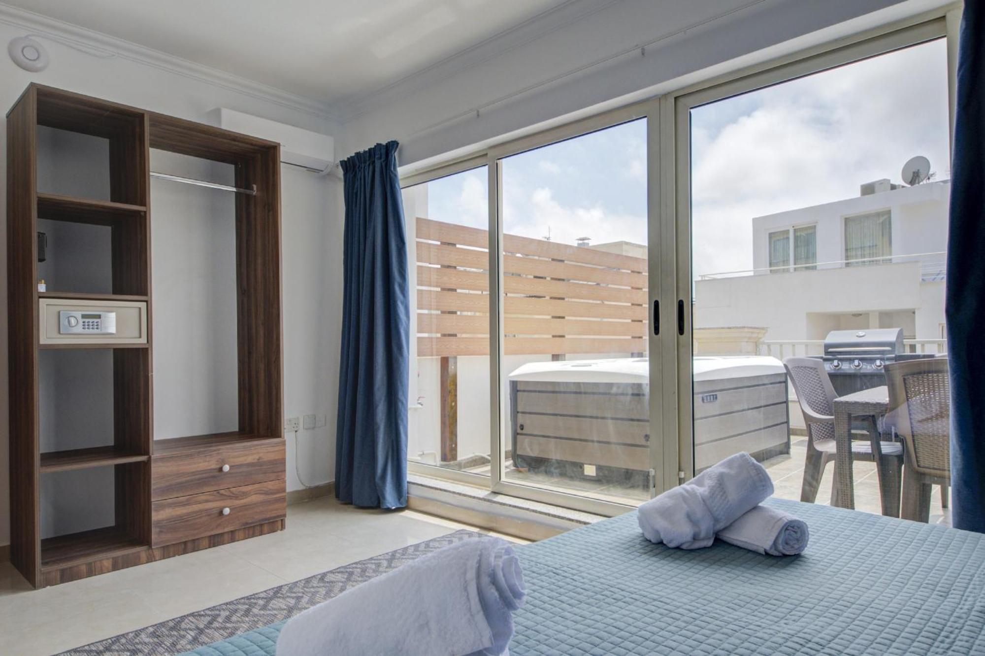 St Julian'S Unique 3-Bedroom Apartments Sleeps 9-10 Saint Julian's Exteriér fotografie